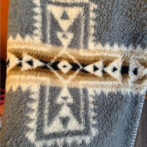 NWT Pendleton‎ Sherpa Throw